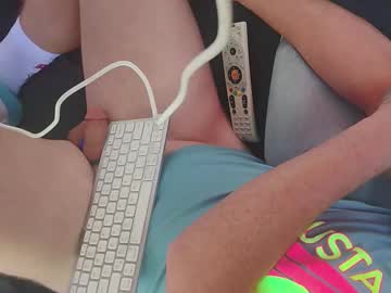 Hungwb Chaturbate stream image from October 15, 2025