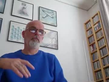 Dandibox Chaturbate stream image from October 15, 2025