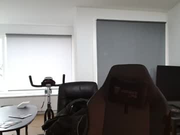 Thomash32 stream image from October 15, 2025