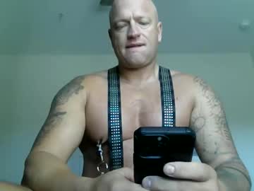Kinksub4use Chaturbate stream image from October 15, 2025