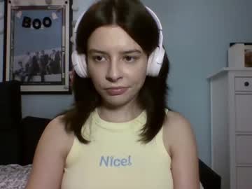 Laricenature Chaturbate stream image from October 15, 2025