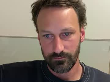 Maenu_69 Chaturbate stream image from October 15, 2025