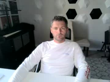 Milf_Hunter567 Chaturbate stream image from October 15, 2025