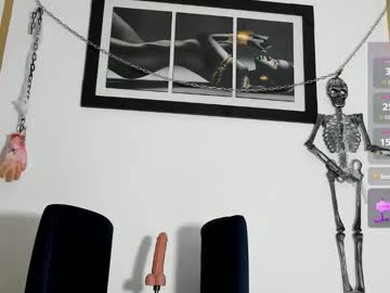 Bunniies_ Chaturbate stream image from October 15, 2025