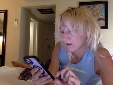 Omilk Chaturbate stream image from October 16, 2025