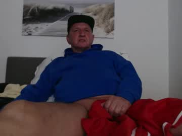Chris_Strokes2525 Chaturbate stream image from October 16, 2025