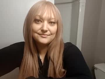 Notouchmami Chaturbate stream image from October 16, 2025