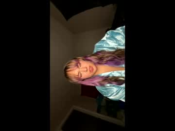 Babymoon222 Chaturbate stream image from October 16, 2025