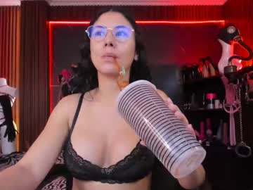 Xiaqueen Chaturbate stream image from October 16, 2025