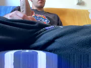 Aleale9327566 Chaturbate stream image from October 16, 2025