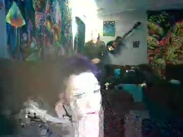 Dlgskullz Chaturbate stream image from October 16, 2025