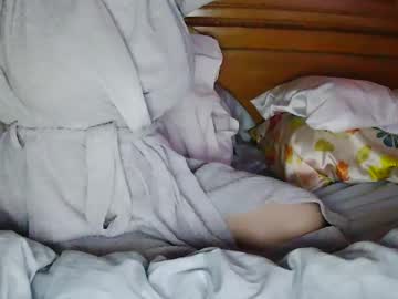 Milfytitts Chaturbate stream image from October 16, 2025