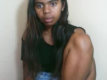 Prettiethalia Chaturbate stream image from October 16, 2025