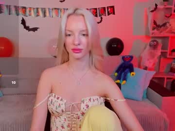 Lexieblonde Chaturbate stream image from October 16, 2025