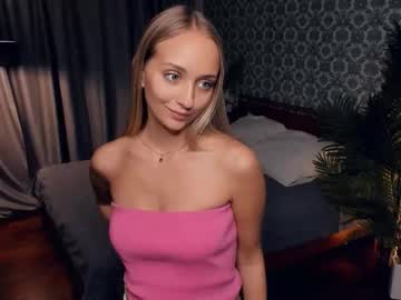 Vellaford Chaturbate stream image from October 16, 2025