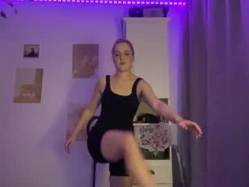 Pettykyper Chaturbate stream image from October 16, 2025