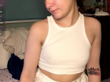 Shinixxxlove Chaturbate stream image from October 16, 2025