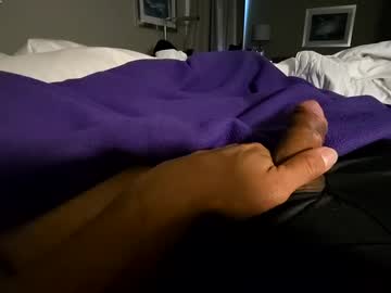 Frankie_24 Chaturbate stream image from October 16, 2025