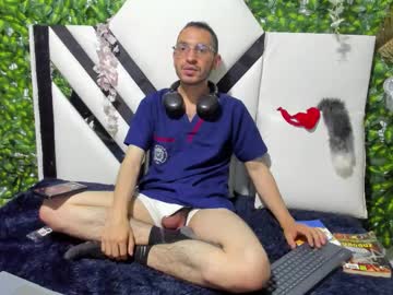 Yolk_Vers Chaturbate stream image from October 16, 2025