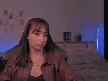 Yourjullymoon Chaturbate stream image from October 16, 2025
