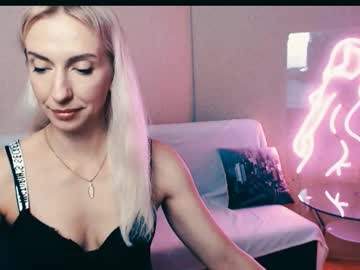 Cute_Smile_Shy stream image from October 16, 2025