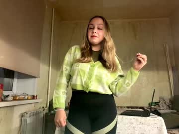 Julietmegown Chaturbate stream image from October 16, 2025
