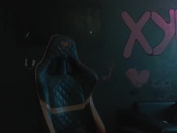 Doenits Chaturbate stream image from October 16, 2025
