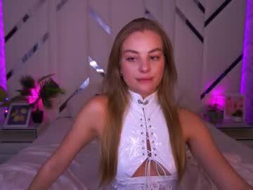 Angelleyess Chaturbate stream image from October 17, 2025