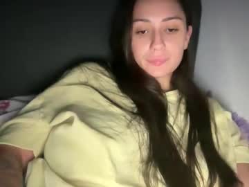 Strawwbberry Chaturbate stream image from October 17, 2025