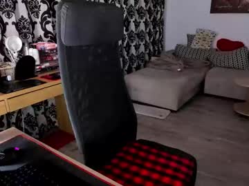 Charlottediamonds Chaturbate stream image from October 17, 2025