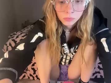 Ellieluvs Chaturbate stream image from October 17, 2025