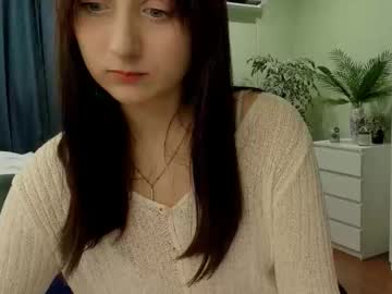 Julietmonli Chaturbate stream image from October 17, 2025