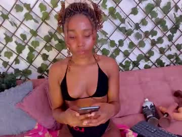Sexybrunnetem Chaturbate stream image from October 17, 2025