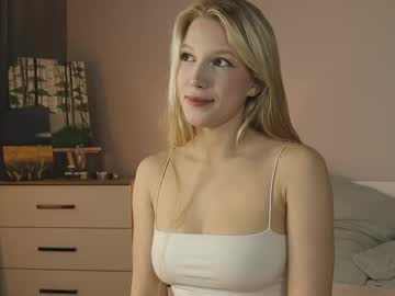 La_Belle_ Chaturbate stream image from October 17, 2025