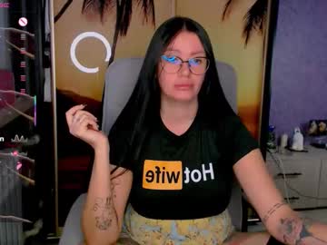 Goldenwitchx Chaturbate stream image from October 17, 2025