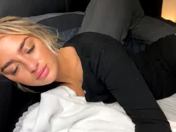 Naomixrae Chaturbate stream image from October 17, 2025