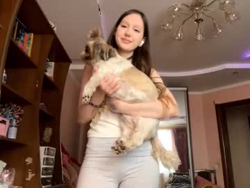 Buffymccrea Chaturbate stream image from October 17, 2025