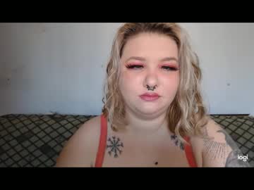 Neriphine Chaturbate stream image from October 17, 2025