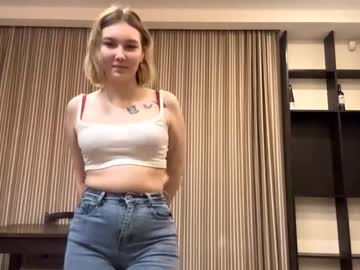 Willowmucci Chaturbate stream image from October 17, 2025