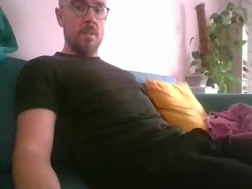 S_I_Q Chaturbate stream image from October 17, 2025