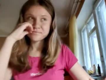 Shylabrighi Chaturbate stream image from October 17, 2025