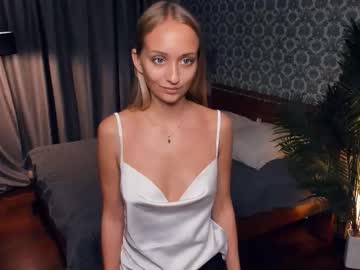 Vellaford Chaturbate stream image from October 17, 2025