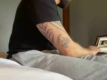 Bhooks98 Chaturbate stream image from October 17, 2025