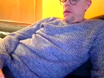 Schmuhbaer1 Chaturbate stream image from October 17, 2025