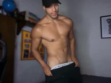 Larry_Jones Chaturbate stream image from October 17, 2025