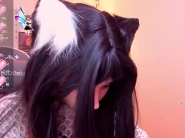 Meomeee Chaturbate stream image from October 17, 2025