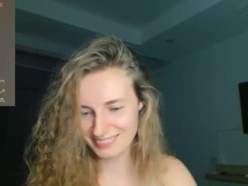 Sweety_Fruits Chaturbate stream image from October 17, 2025