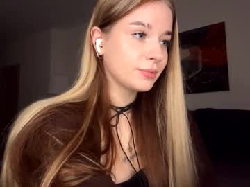 Janniekeneipp Chaturbate stream image from October 17, 2025