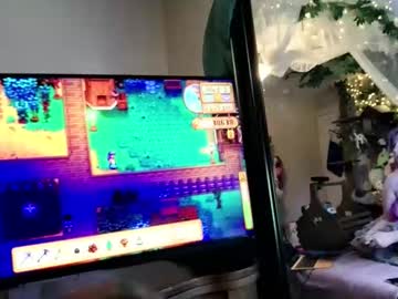 Caramaycam Chaturbate stream image from October 17, 2025