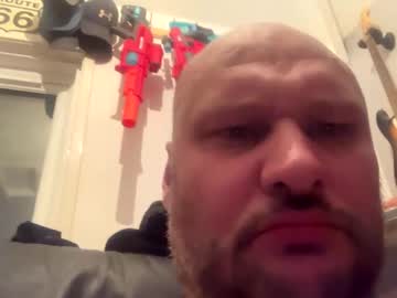 H0rnyd0ggy Chaturbate stream image from October 17, 2025
